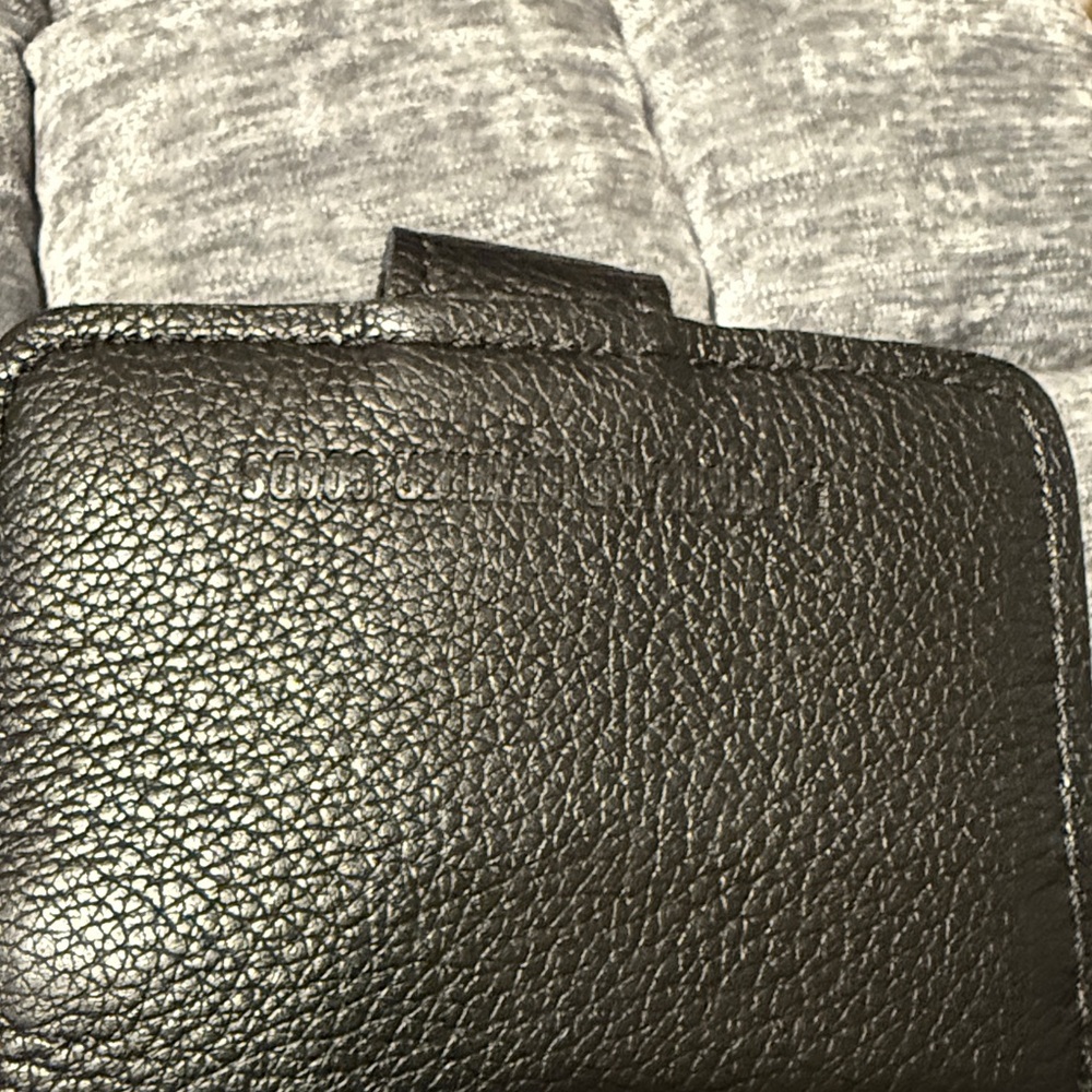 Portland Leather Elegant Black Leather Shoulder Bag - Picture 8 of 8